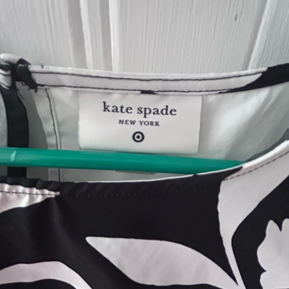 Kate Spade Black and White Floral Women's Crop Top w/Sleeveless Design NWOT CUTE - Picture 8 of 9
